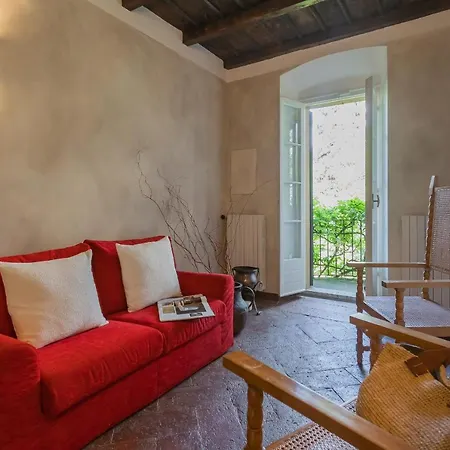 Riva With Pool & Garden By Rent Villa