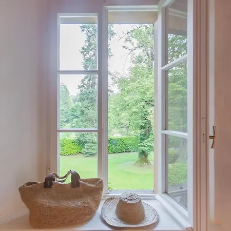 Villa Riva With Pool & Garden By Rent