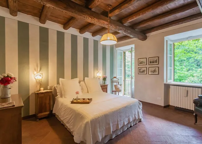 Riva With Pool & Garden By Rent Villa