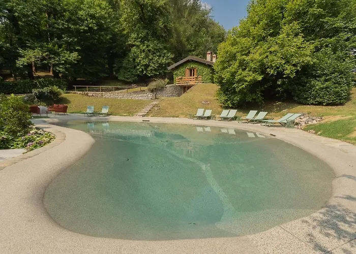 Riva With Pool & Garden By Rent Villa