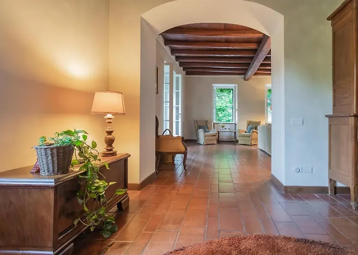 Riva With Pool & Garden By Rent Villa