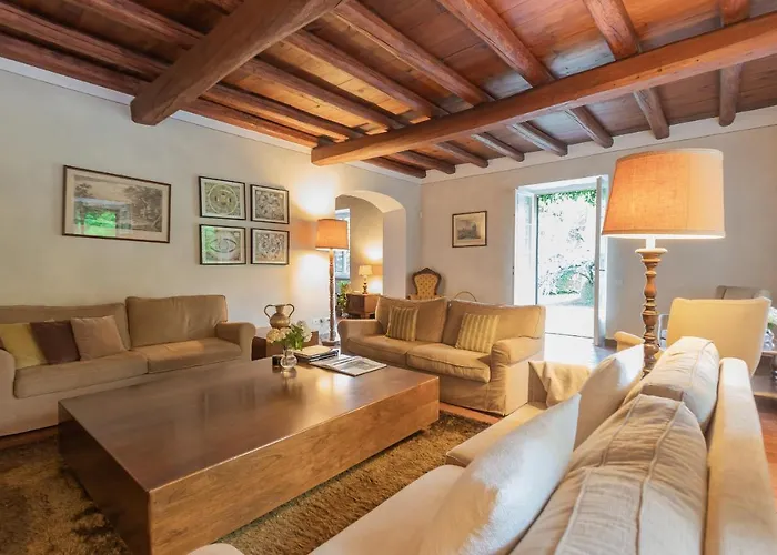 Riva With Pool & Garden By Rent Villa *